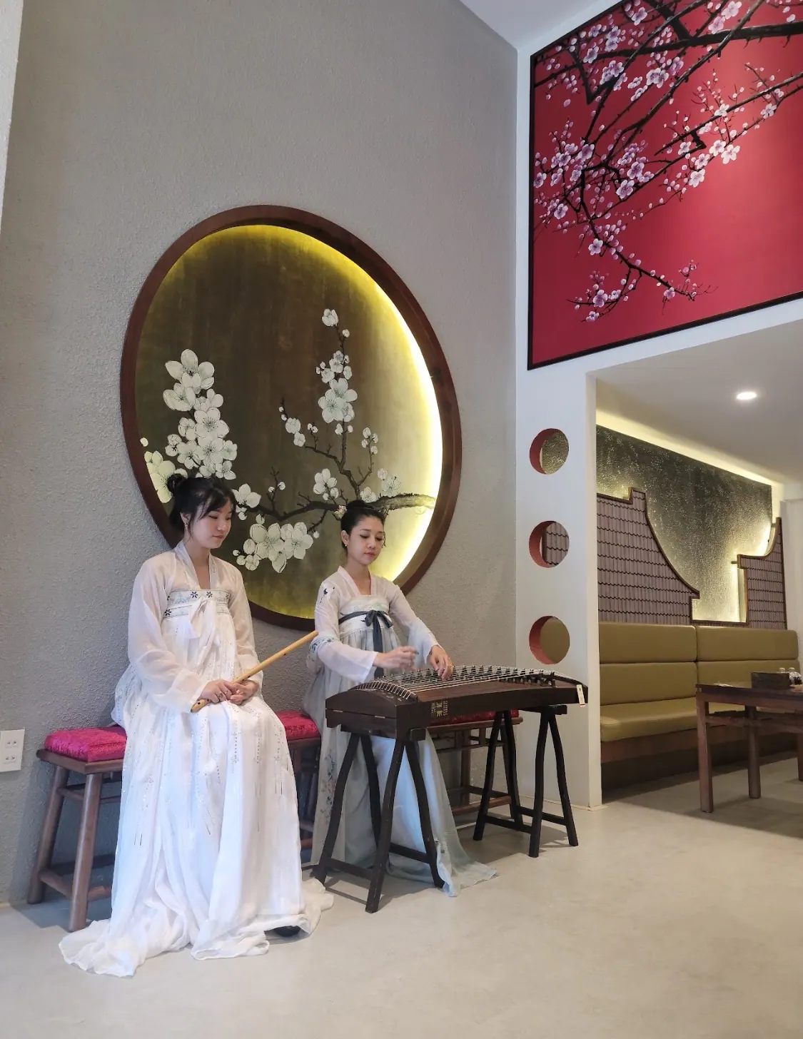 胡志明按摩店古筝表演