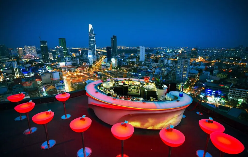 胡志明酒吧夜间氛围